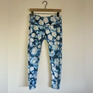 Athleta Chatarunga Blue Floral Leggings Size Medium